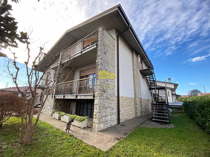 Immagine 50 di Villa in vendita  in VIA GENOVA a Capriate San Gervasio