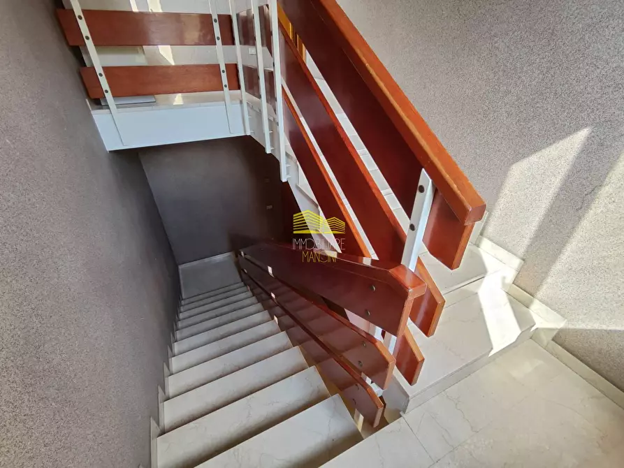 Immagine 27 di Villa in vendita  in via enrico toti a Agrate Brianza