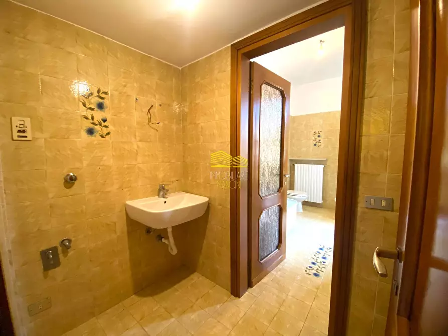 Immagine 44 di Villa in vendita  in via enrico toti a Agrate Brianza