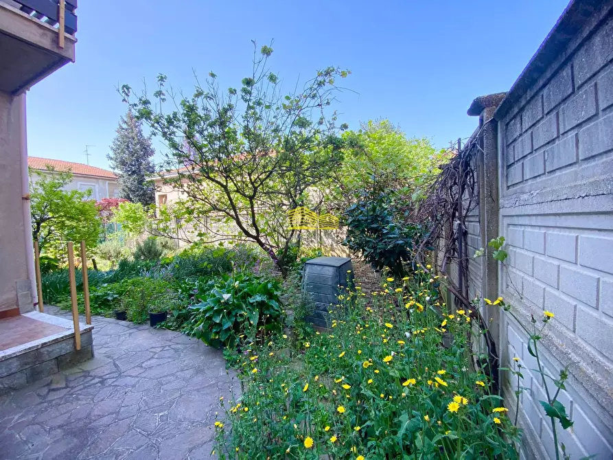 Immagine 22 di Villa in vendita  in via enrico toti a Agrate Brianza