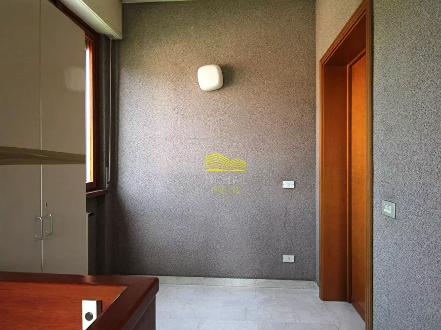 Immagine 29 di Villa in vendita  in via enrico toti a Agrate Brianza