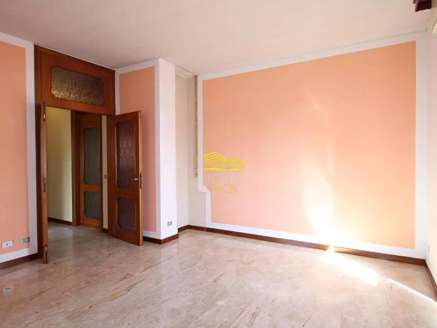 Immagine 41 di Villa in vendita  in via enrico toti a Agrate Brianza