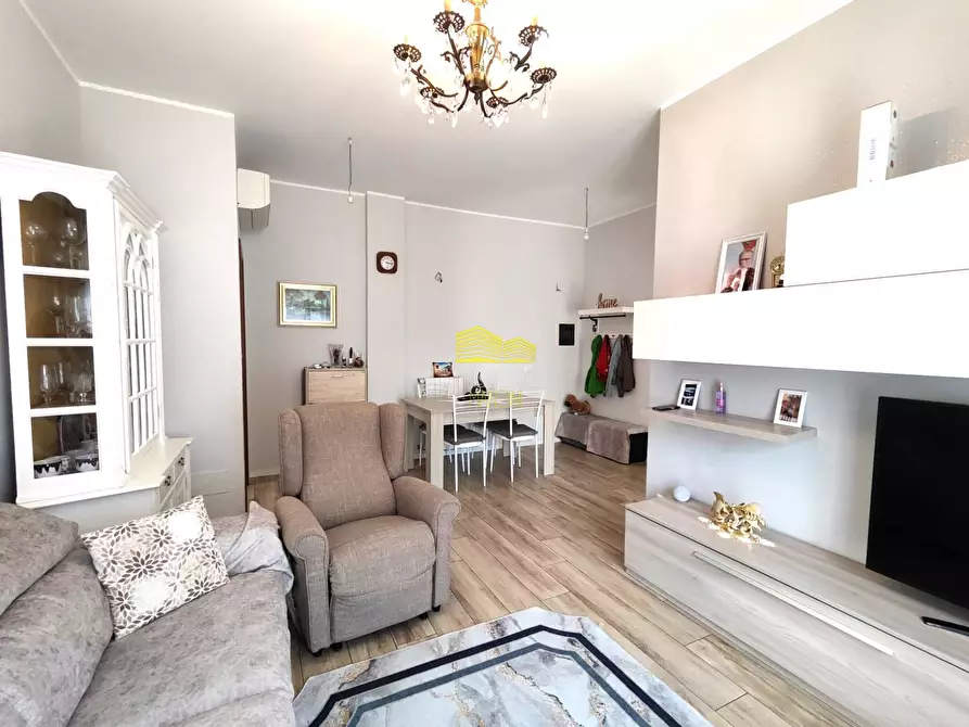 Immagine 2 di Appartamento in vendita  in VIA MAZZINI a Agrate Brianza