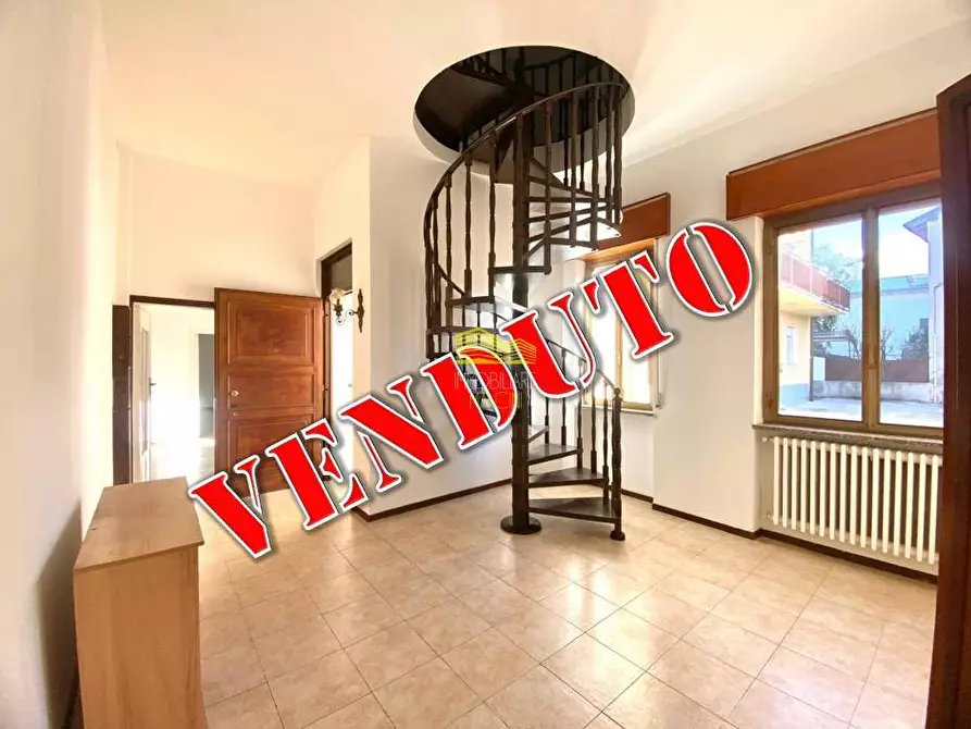 Immagine 1 di Casa indipendente in vendita  in VIA CAVOUR a Grezzago