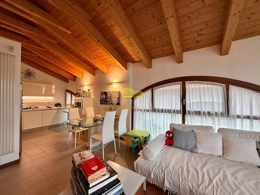 Immagine 13 di Appartamento in vendita  in via de gasperi a Bernareggio