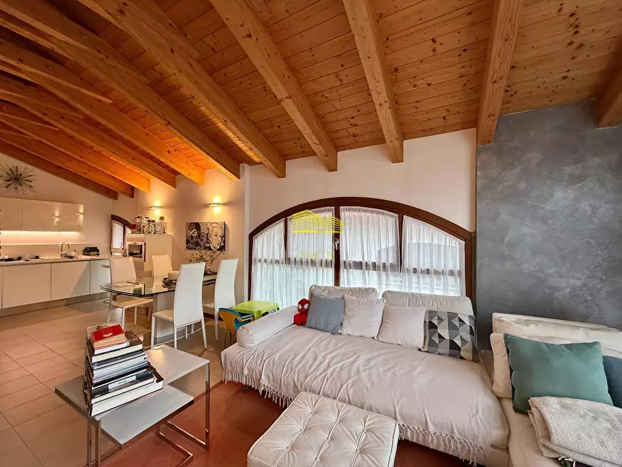 Immagine 14 di Appartamento in vendita  in via de gasperi a Bernareggio