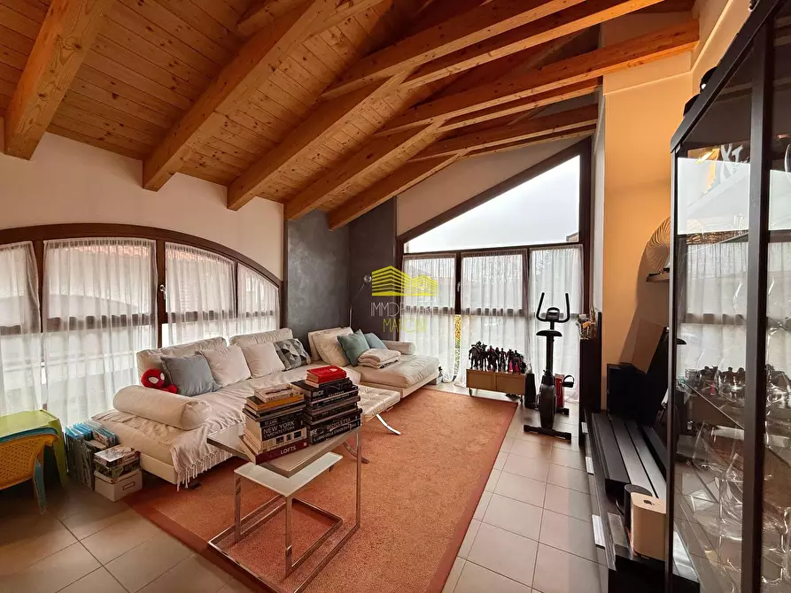 Immagine 3 di Appartamento in vendita  in via de gasperi a Bernareggio