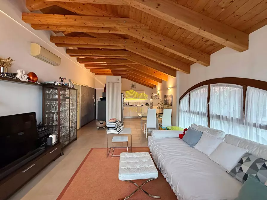 Immagine 17 di Appartamento in vendita  in via de gasperi a Bernareggio