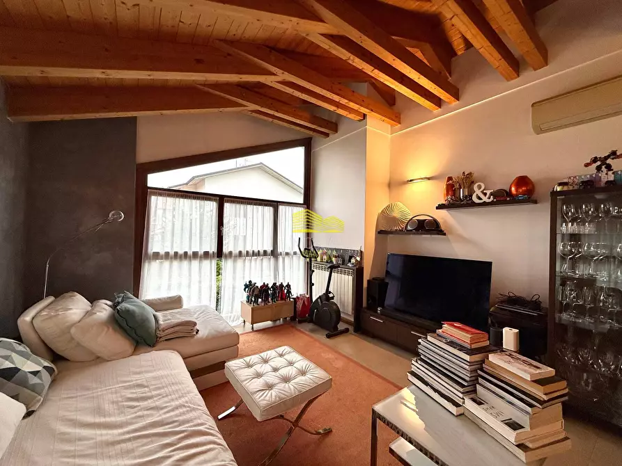 Immagine 16 di Appartamento in vendita  in via de gasperi a Bernareggio