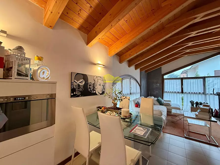 Immagine 11 di Appartamento in vendita  in via de gasperi a Bernareggio