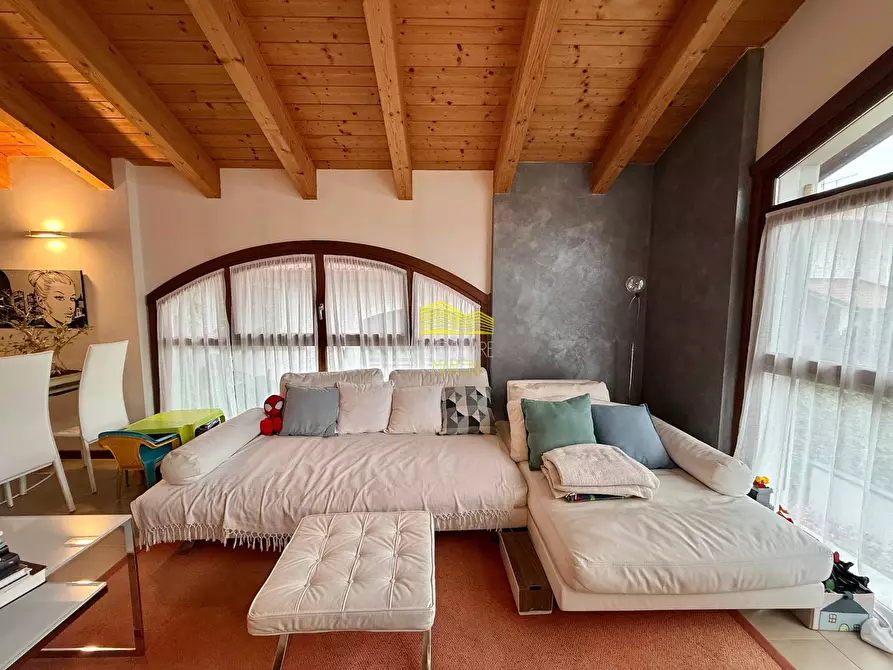 Immagine 15 di Appartamento in vendita  in via de gasperi a Bernareggio