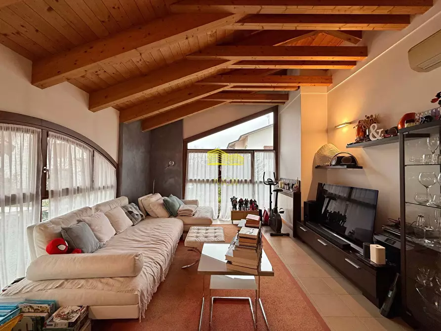 Immagine 18 di Appartamento in vendita  in via de gasperi a Bernareggio