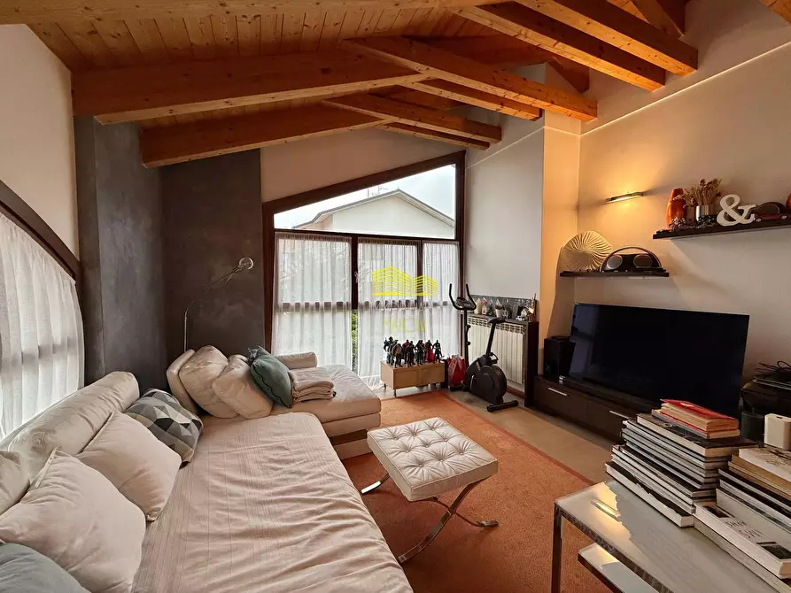 Immagine 19 di Appartamento in vendita  in via de gasperi a Bernareggio