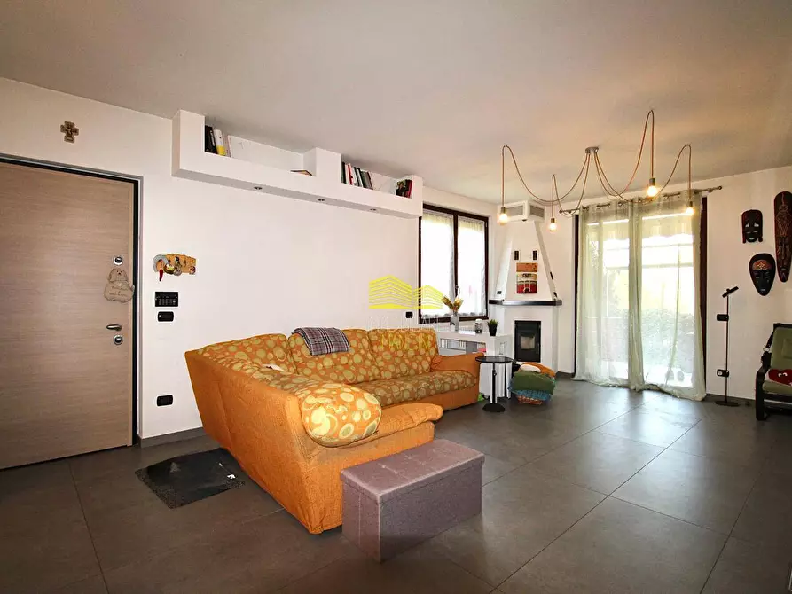 Immagine 6 di Villa in vendita  in VIA ALDO MORO a Verderio