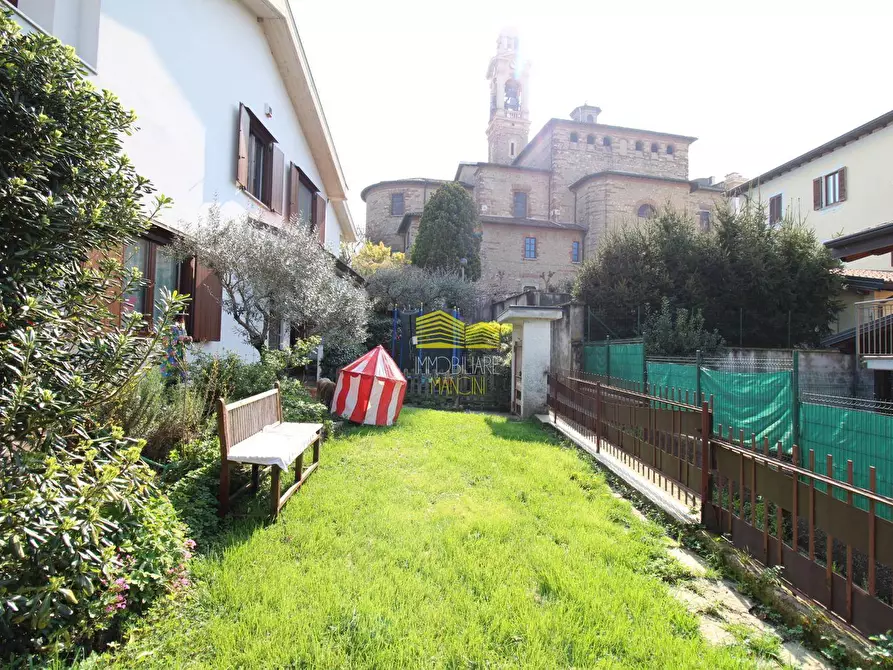 Immagine 35 di Villa in vendita  in VIA ALDO MORO a Verderio