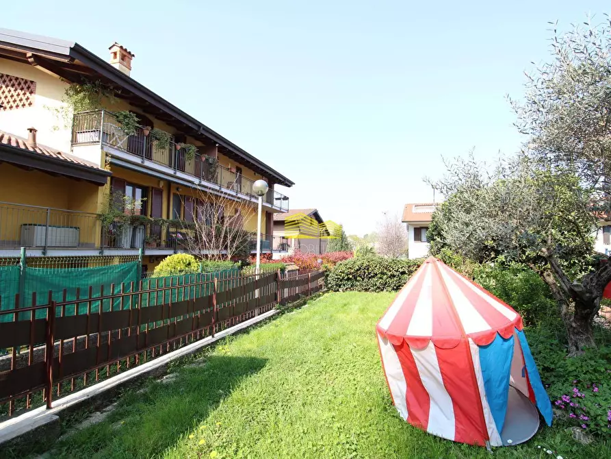 Immagine 36 di Villa in vendita  in VIA ALDO MORO a Verderio