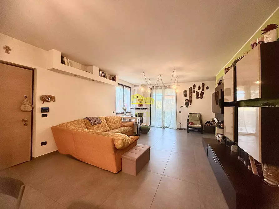 Immagine 5 di Villa in vendita  in VIA ALDO MORO a Verderio