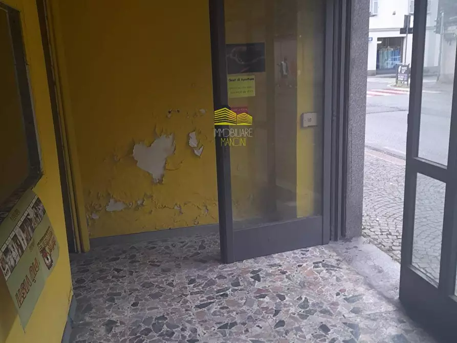 Immagine 17 di Negozio in vendita  in VIA VITTORIO VENETO a Cassano D'adda