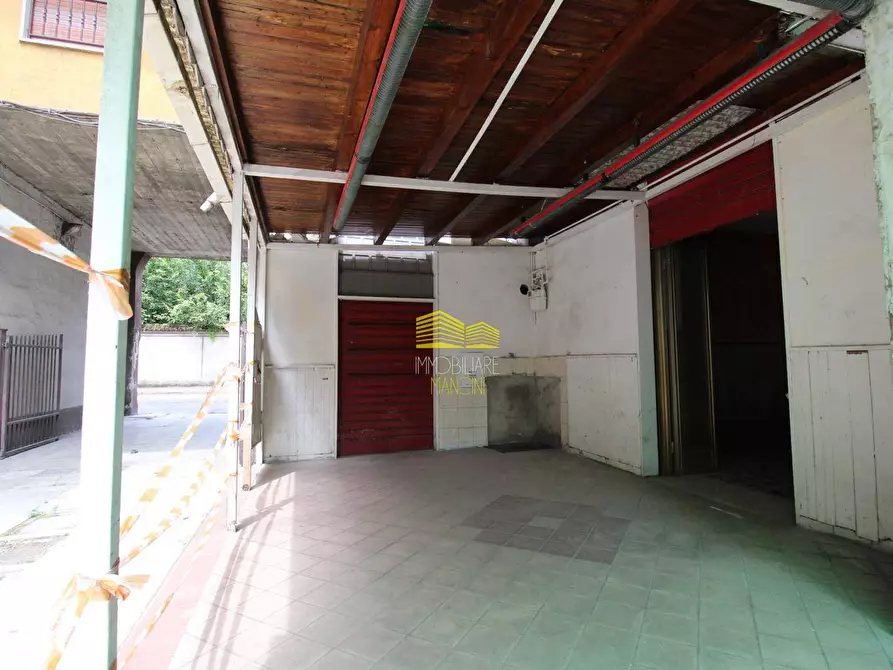 Immagine 6 di Negozio in vendita  in VIA VITTORIO VENETO a Cassano D'adda