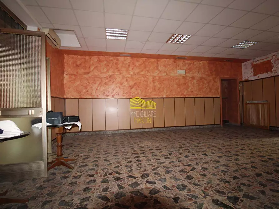 Immagine 3 di Negozio in vendita  in VIA VITTORIO VENETO a Cassano D'adda