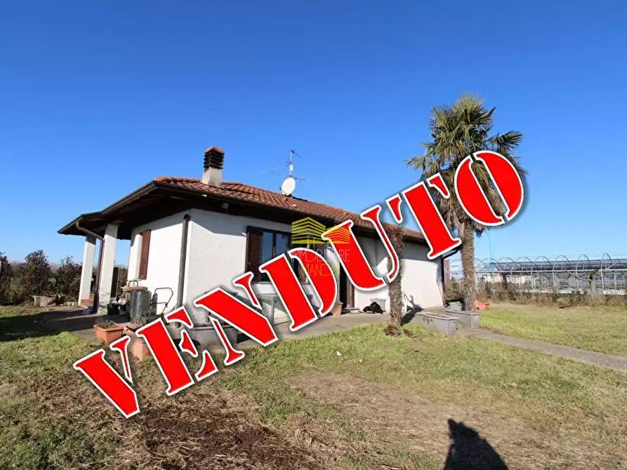 Immagine 1 di Villa in vendita  in VIA CASCINA CAVALLASCO a Pozzo D'adda