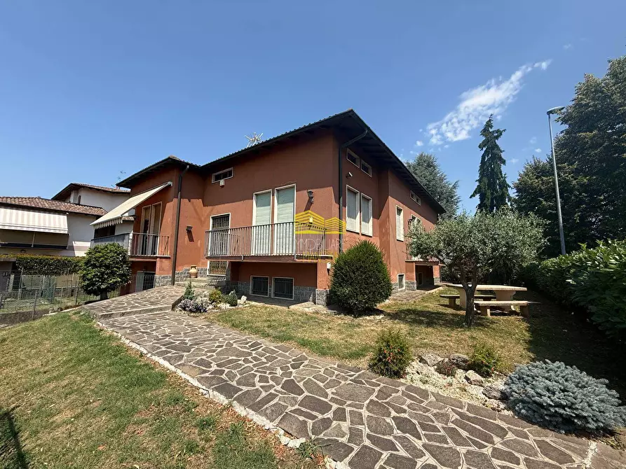 casa indipendente in vendita a Capriate San Gervasio in zona Crespi d'Adda