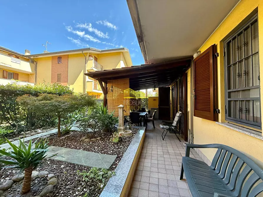 Immagine 40 di Villetta a schiera in vendita  in Via Italia a Pozzo D'adda