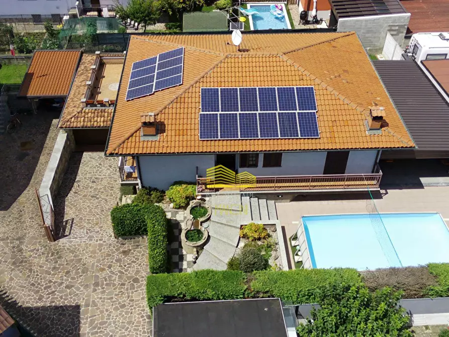 Immagine 2 di Villa in vendita  in VIA XXV APRILE a Grezzago