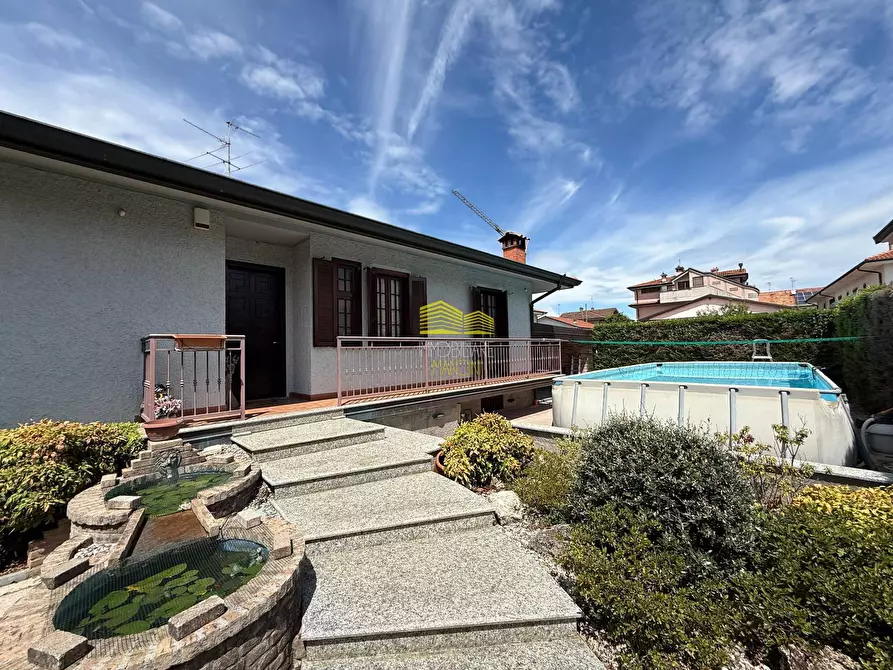 Immagine 43 di Villa in vendita  in VIA XXV APRILE a Grezzago