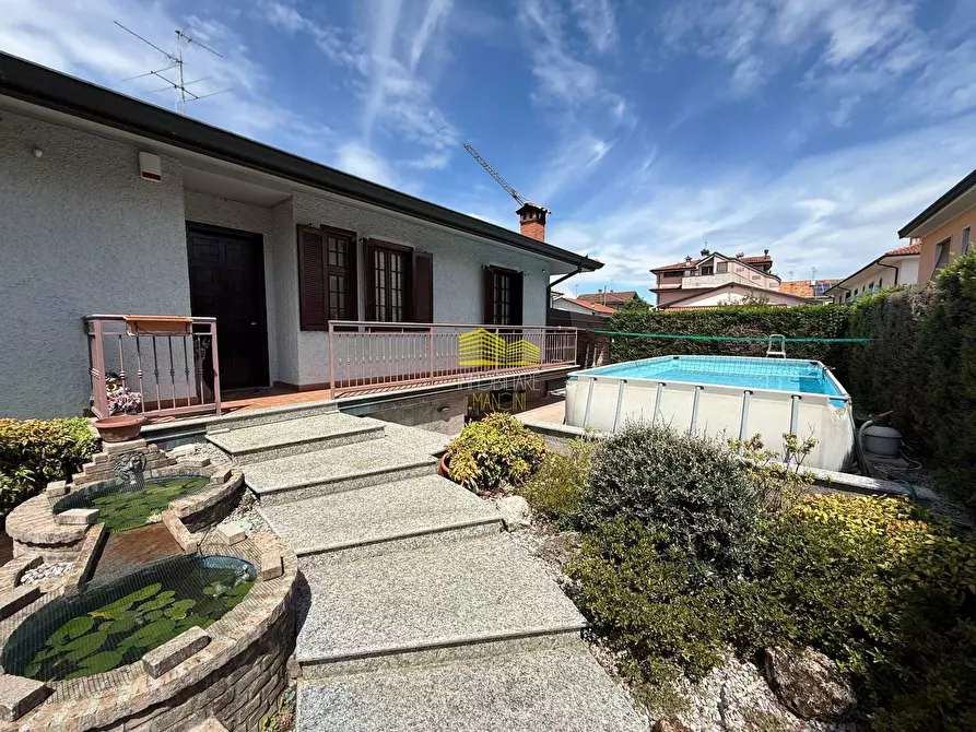 Immagine 5 di Villa in vendita  in VIA XXV APRILE a Grezzago