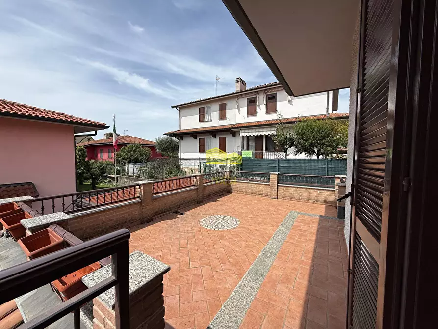 Immagine 12 di Villa in vendita  in VIA XXV APRILE a Grezzago