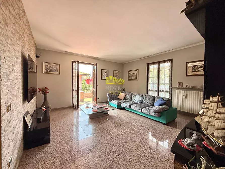 Immagine 9 di Villa in vendita  in VIA XXV APRILE a Grezzago