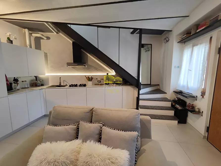 Immagine 8 di Casa semindipendente in vendita  in Via Cavour a Grezzago