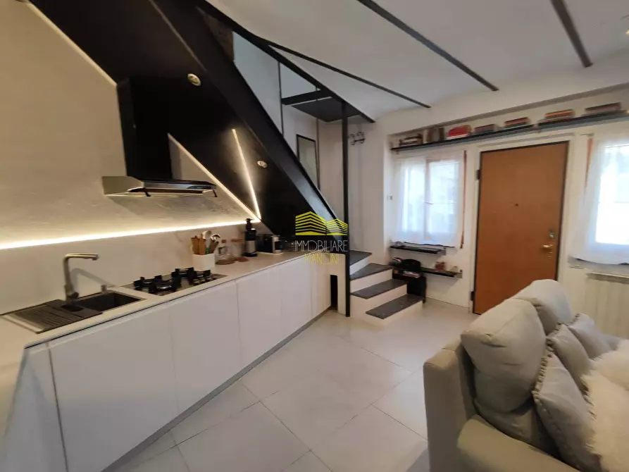 Immagine 9 di Casa semindipendente in vendita  in Via Cavour a Grezzago