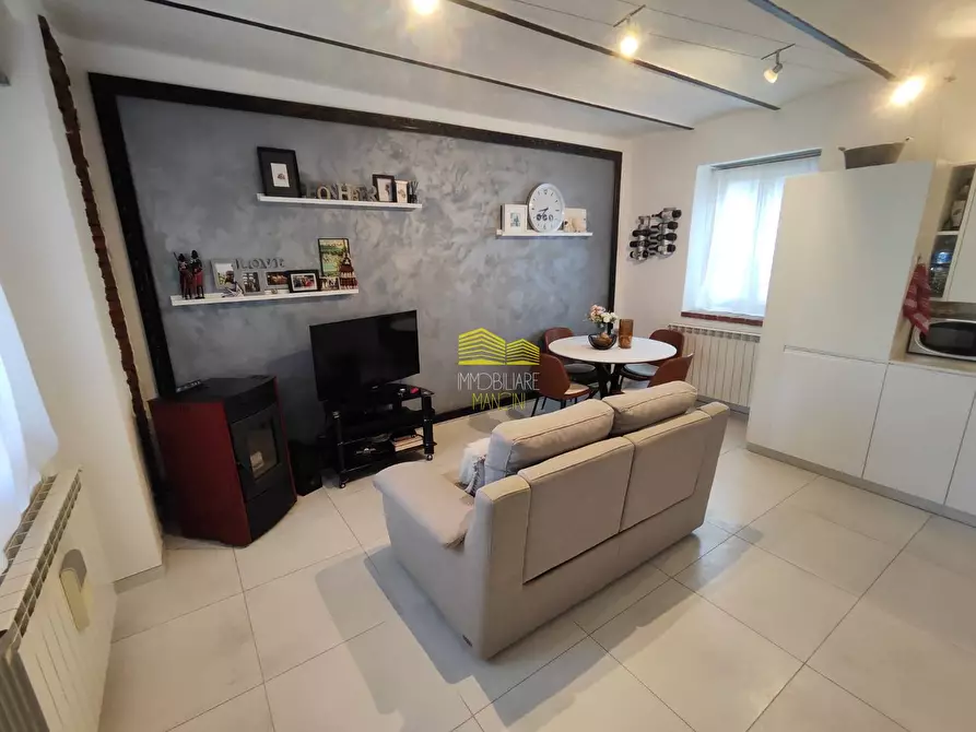 Immagine 3 di Casa semindipendente in vendita  in Via Cavour a Grezzago