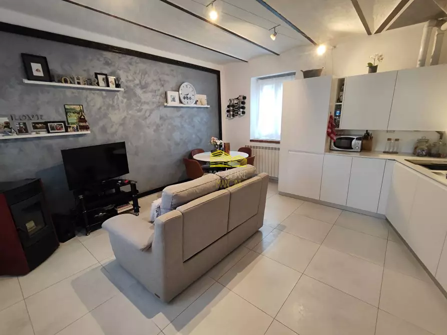 Immagine 4 di Casa semindipendente in vendita  in Via Cavour a Grezzago