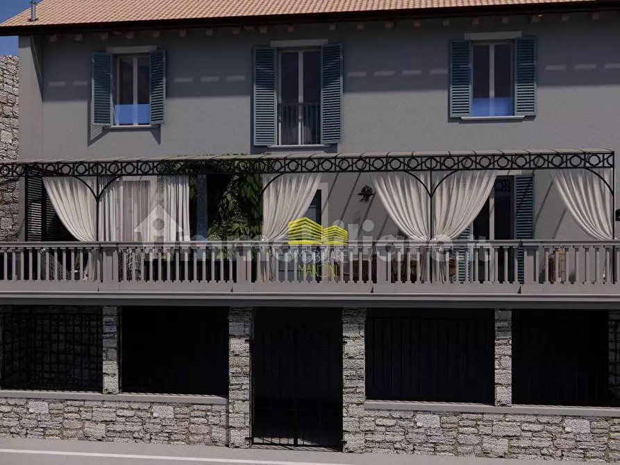 Immagine 1 di Casa semindipendente in vendita  in VIA DELLA LIBERTA a Gargnano