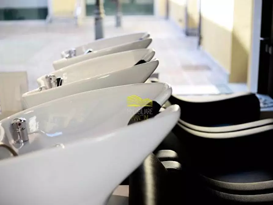 Immagine 3 di Attività commerciale in vendita  in VIA MULAZZANI a Treviglio