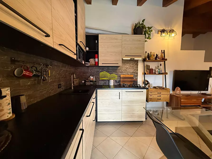 Immagine 10 di Appartamento in vendita  in via trieste a Capriate San Gervasio