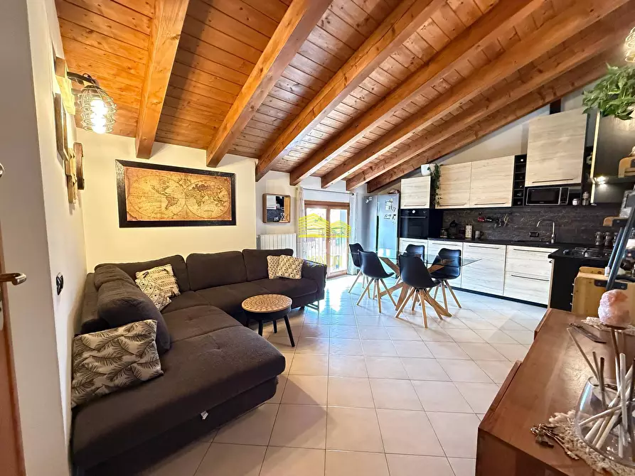 Immagine 1 di Appartamento in vendita  in via trieste a Capriate San Gervasio