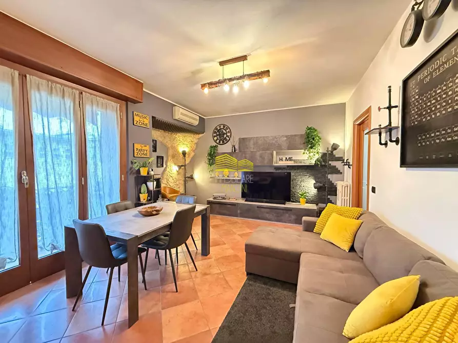 Immagine 1 di Appartamento in vendita  in VIA CESARE BATTISTI a Cornate D'adda