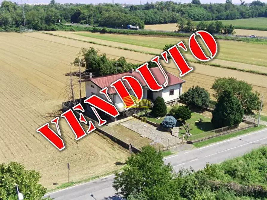 Immagine 1 di Villa in vendita  in Via San Gervasio a Brembate