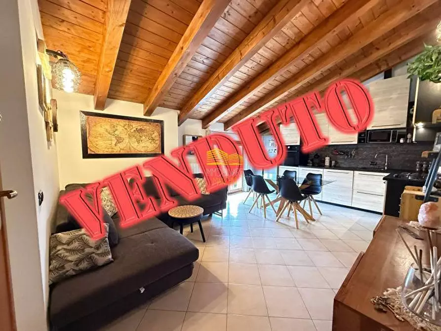 Immagine 1 di Appartamento in vendita  in via trieste a Capriate San Gervasio