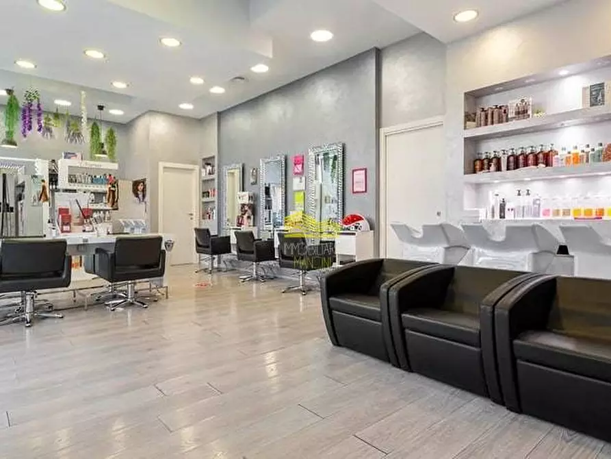 Immagine 10 di Attività commerciale in vendita  in VIA MULAZZANI a Treviglio