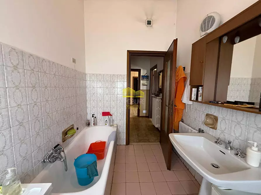 Immagine 43 di Villa in vendita  in Via Crespi a Capriate San Gervasio