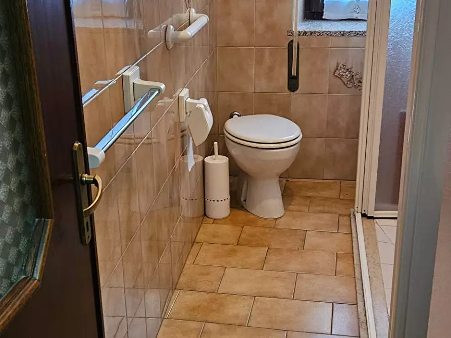 Immagine 10 di Appartamento in vendita  in TULLIO BARONI 18 a Bocenago