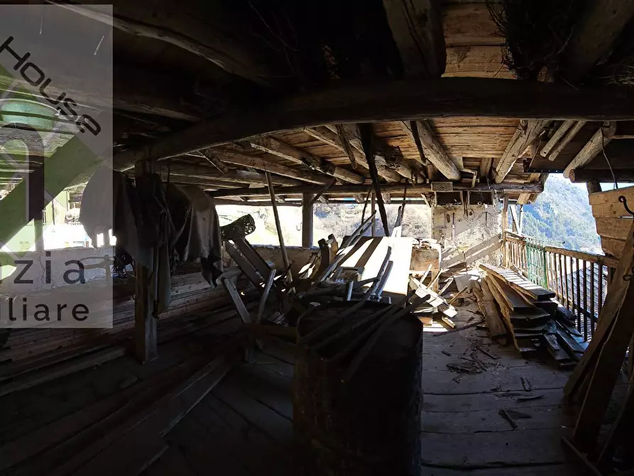 Immagine 4 di Casa semindipendente in vendita  in VIA BRIGATA LUPI a Castel Condino