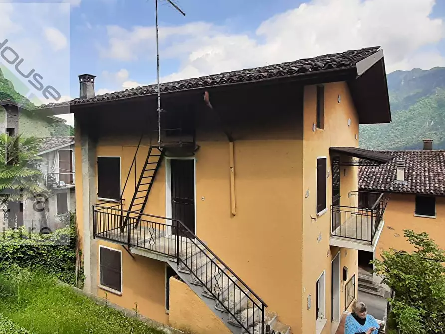 Immagine 3 di Casa indipendente in vendita  in via al castello 29 a Anfo