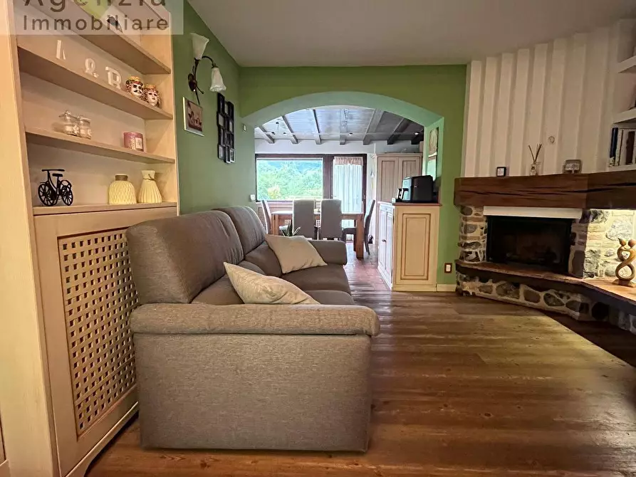 Immagine 1 di Appartamento in vendita  in vai San Valentino 43 a Bagolino