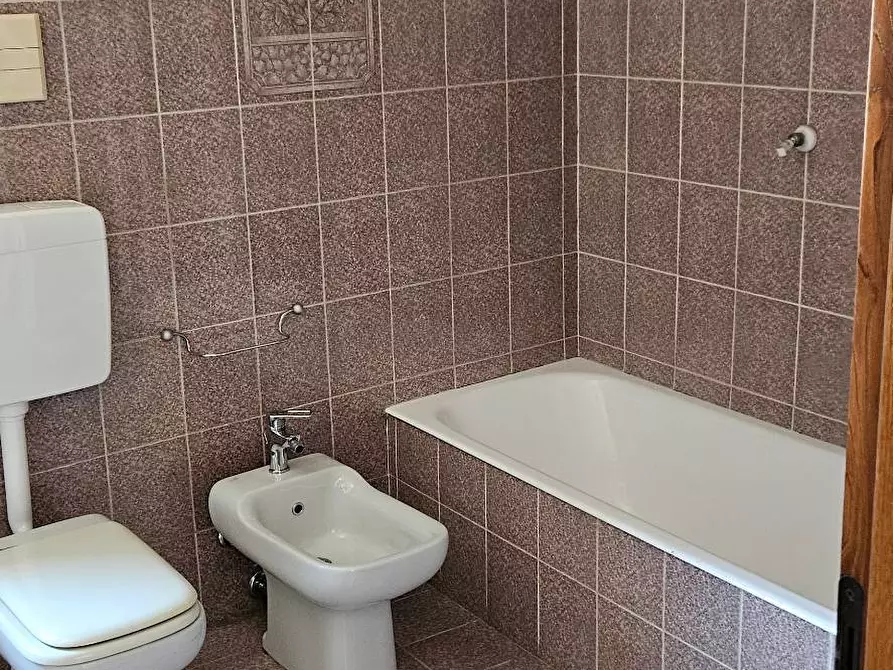 Immagine 7 di Casa semindipendente in vendita  in via 4 Novembre a Storo